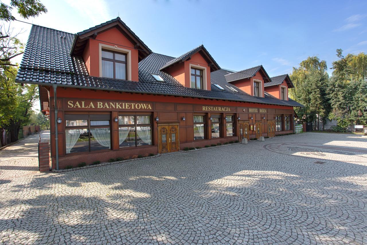 Hotel Roza Kamieniec Wroclawski Ngoại thất bức ảnh