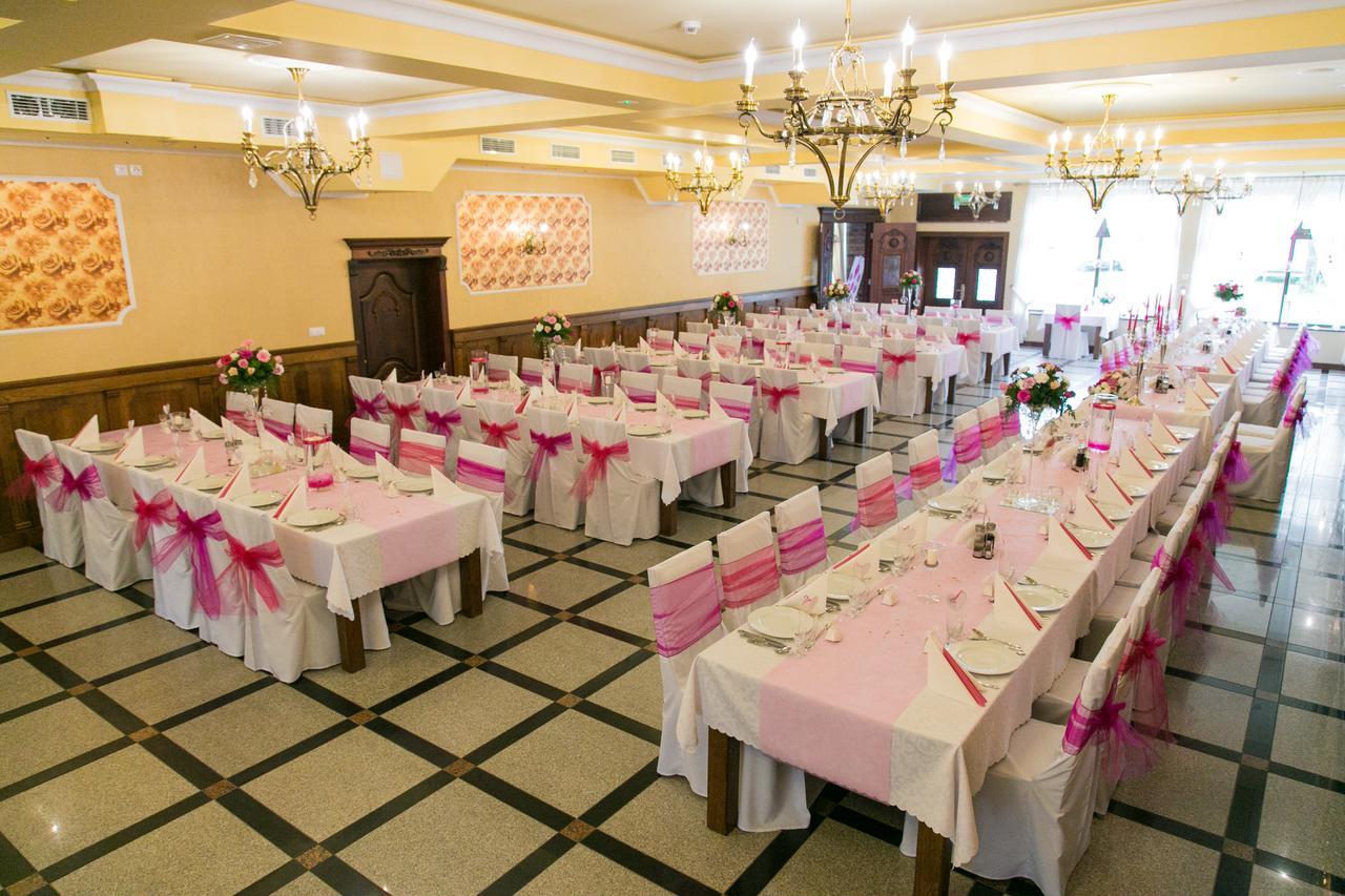 Hotel Roza Kamieniec Wroclawski Ngoại thất bức ảnh